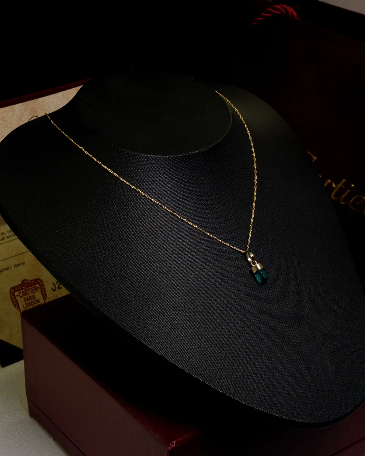 Cadena Fina con Esmeralda – ST Joyería